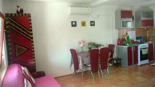 Гостевой дом GUEST HOUSE ZLATA Сутоморе Апартаменты с 2 спальнями-53